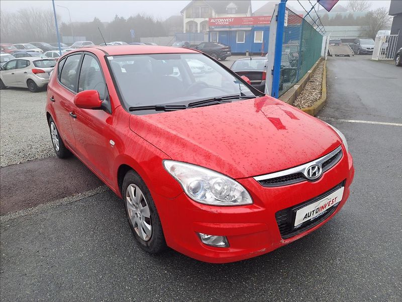Hyundai i30 1,4 i - fotka 2 z 13