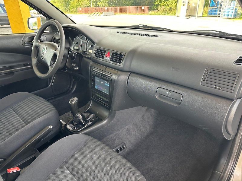 Škoda Octavia (2006) 1.9TDi GARANCE KM - fotka 8 z 15