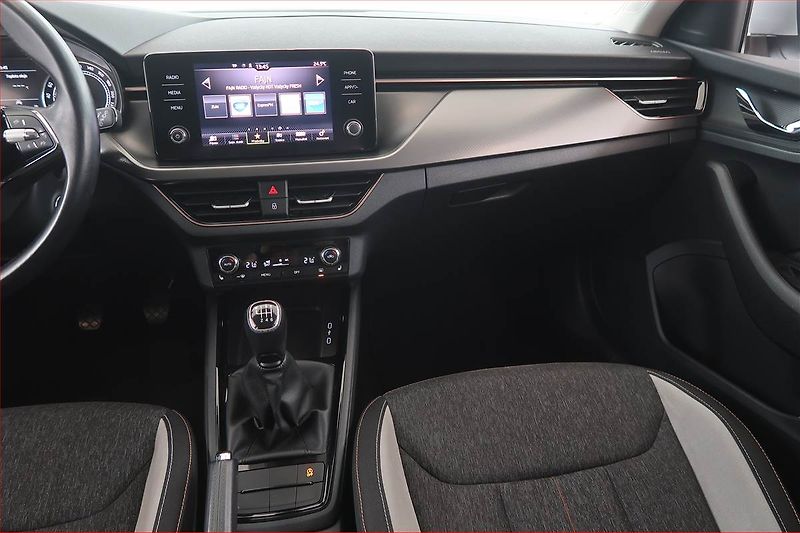 Škoda Kamiq (2021) 1.0 TSI, Tempomat - fotka 8 z 17