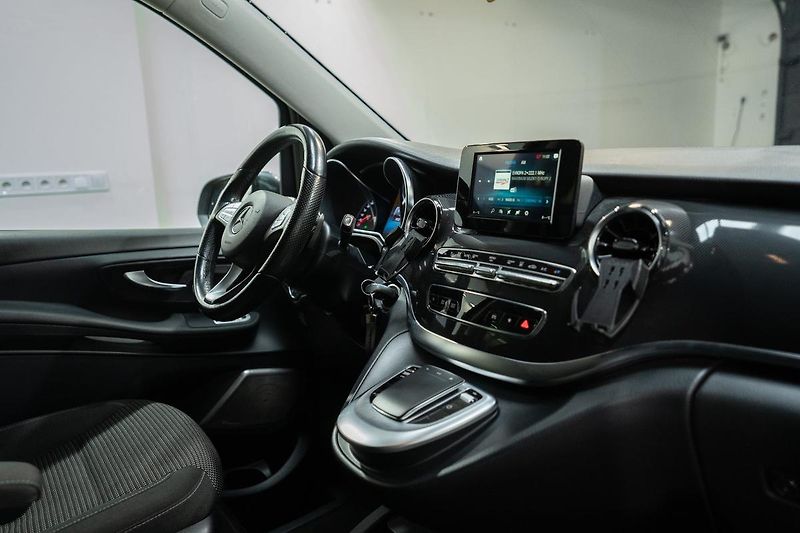 Mercedes-Benz Ostatní V300d 4MATIC 176 kW - fotka 7 z 32