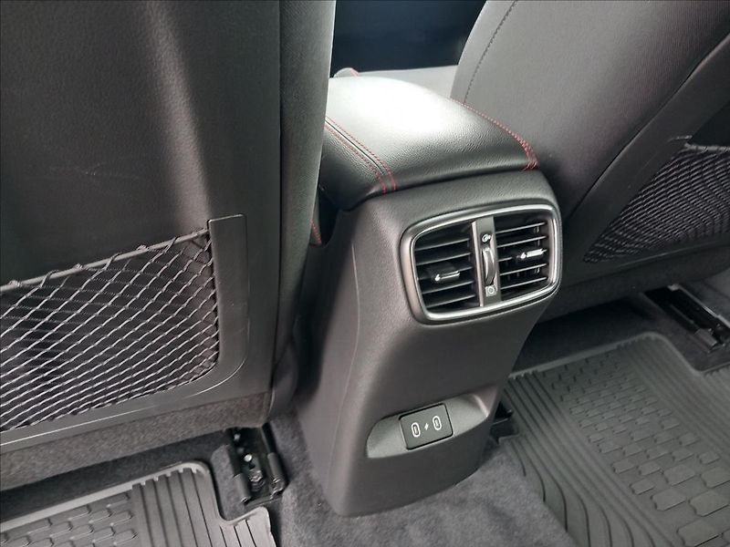 Hyundai i30 1,5 T-GDI MH DCT N-LINE SAFETY - fotka 22 z 25