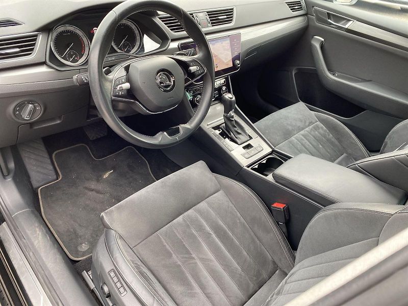 Škoda Superb (2021) Combi 1.5 TSI ACT DSG Style+ - fotka 6 z 36