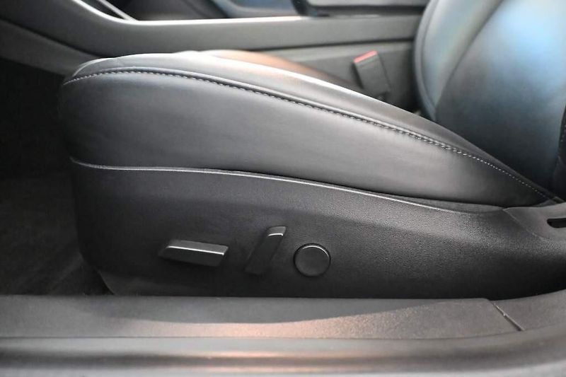 Tesla Model 3 (2019) RWD LED Kamera Range Plus 229 - fotka 28 z 33