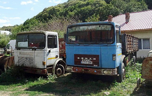 Dva rumunské nákladní automobily Roman., zdroj: Wikimedia Commons, Whitepixels, CC0