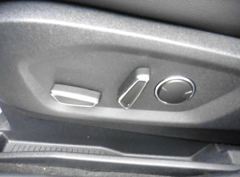 Ford S-MAX 2.0 TDCi Titanium Navi - fotka 11 z 12