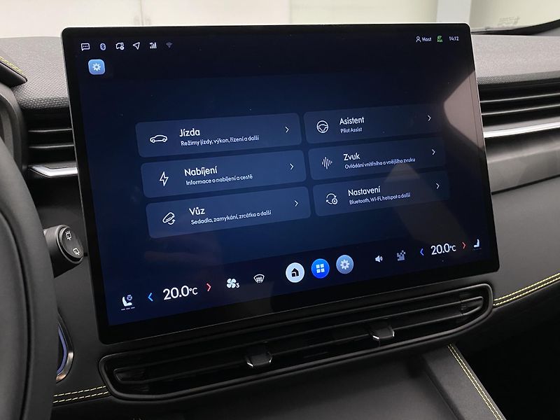 Lynk & Co 01 (2025) MORE PHEV AUT CZ 1.maj - fotka 45 z 95