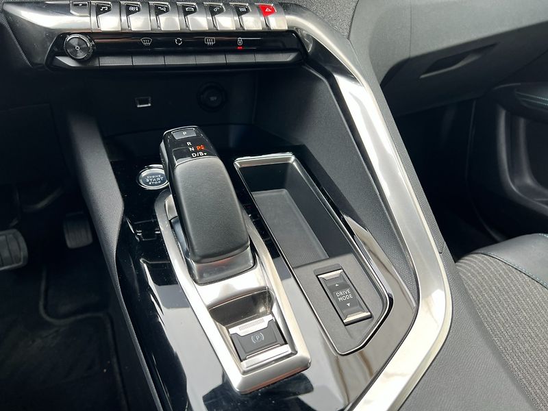Peugeot 3008 (2021) 1.6 Plug-In-hybrid! ALLURE! - fotka 16 z 40