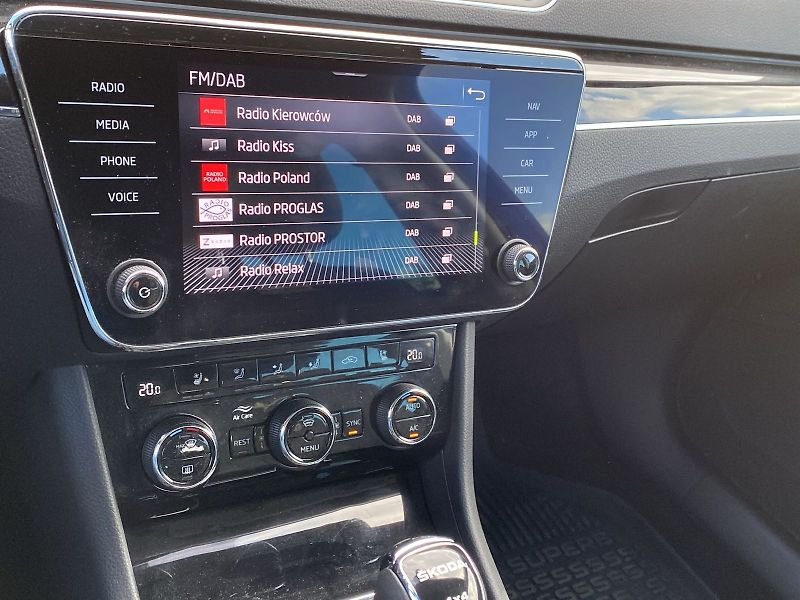 Škoda Superb (2023) Combi 2.0 TDI 4x4 DSG L&K - fotka 12 z 41