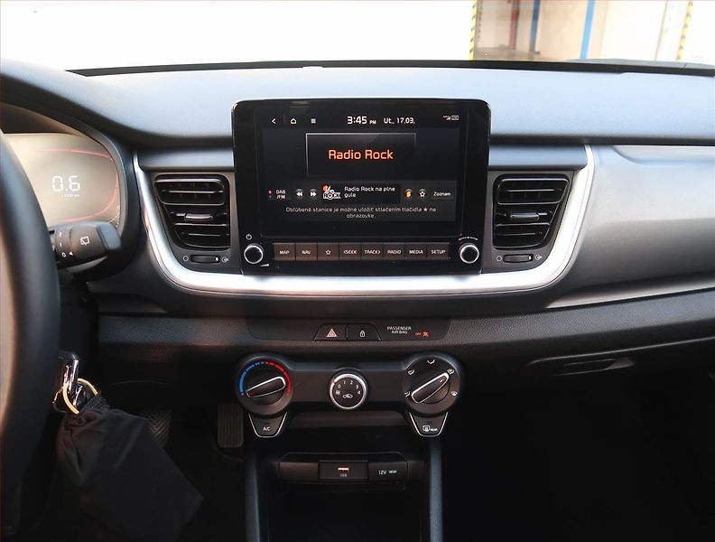 Kia Stonic (2024) 1.2 DPI, Serv.kniha, Navi - fotka 12 z 19