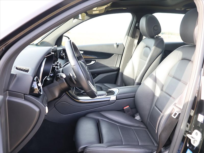 Mercedes-Benz GLC 2,0 300d 180kW 4Matic AMG DPH - fotka 10 z 36