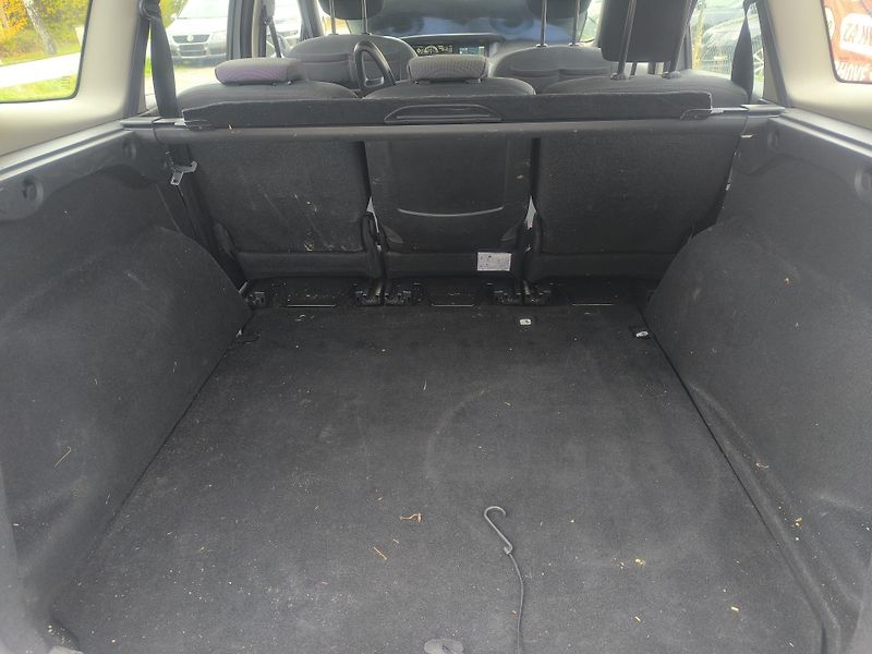Renault Grand Scénic PĚKNÝ,TZ,SERVISKA,1.MAJ - fotka 6 z 20