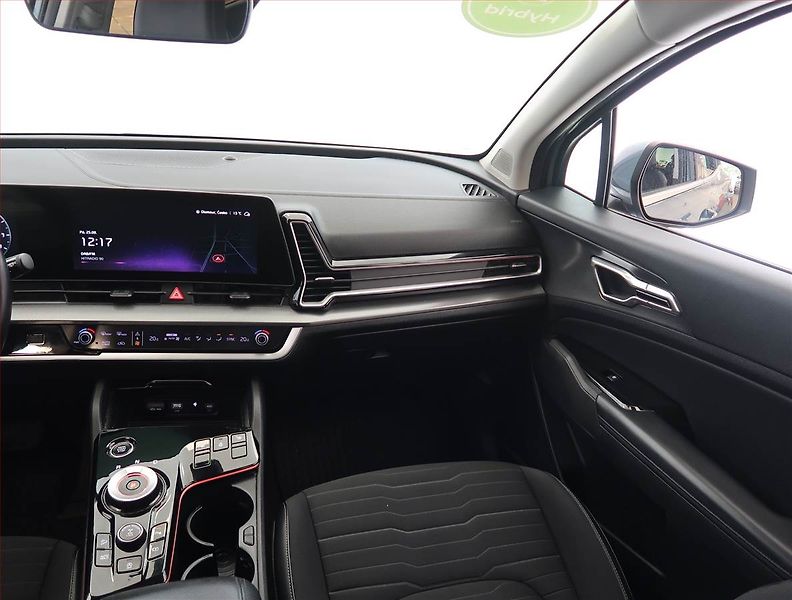 Kia Sportage (2023) 1.6 T-GDI MHEV - fotka 8 z 28