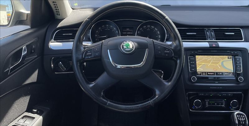 Škoda Superb 1,6 TDi.77kw - fotka 14 z 26