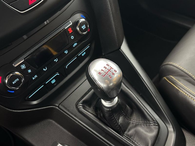 Ford Focus ST - fotka 20 z 25