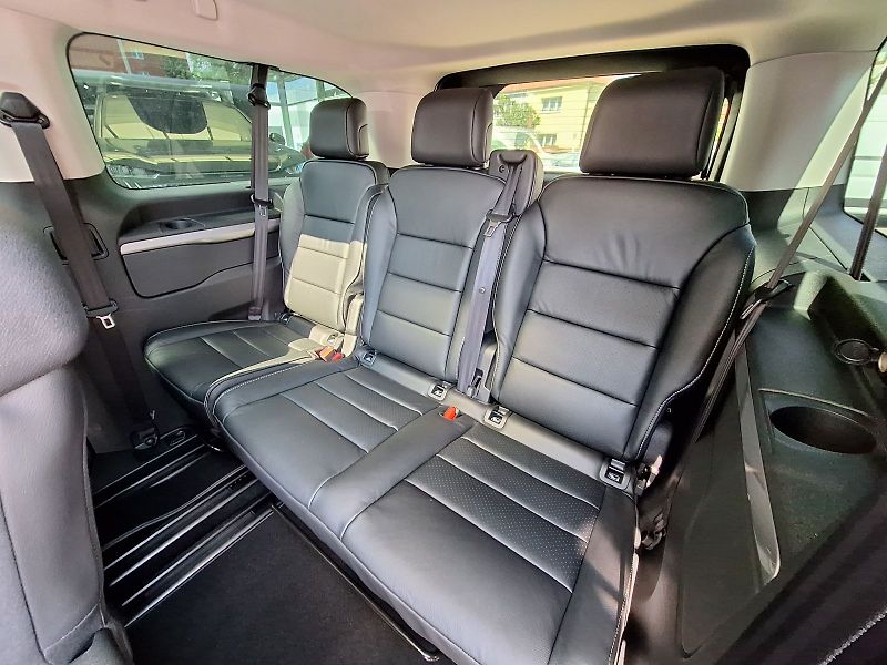 Peugeot Traveller (2025) ALLURE Long 2.2 BHDi 180k EAT8 - fotka 18 z 20