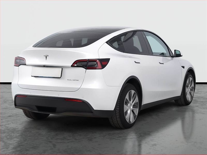 Tesla Model Y (2022) Long Range AWD 79kWh, SoH 91% - fotka 5 z 23