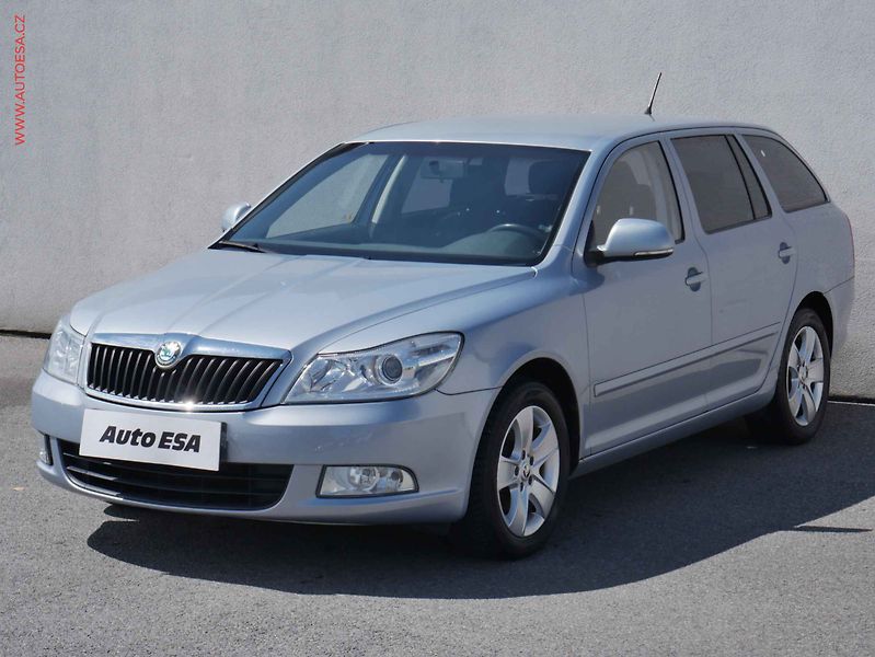 Škoda Octavia (2011) 1.6TDi, ČR, Klima - fotka 3 z 15