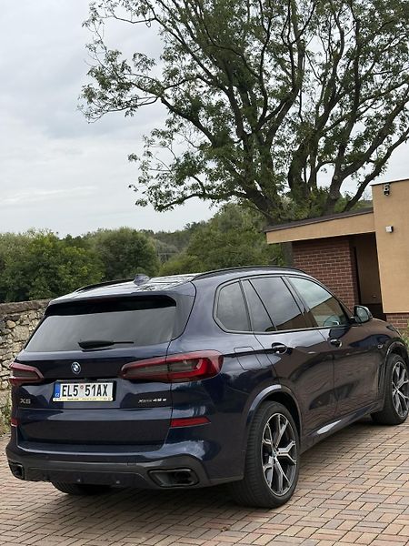 BMW X5 (2022) XDrive45e - fotka 6 z 39