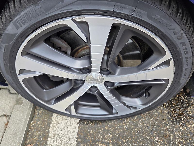 Peugeot 308 (2018) SW 2.0BHDi 180 GT EAT8 - fotka 37 z 38