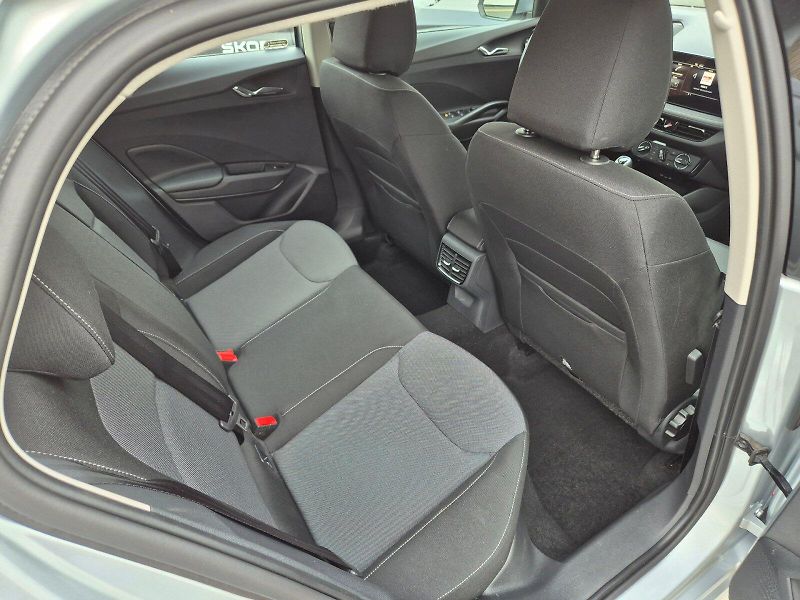 Škoda Fabia (2025) Selection 1.0 TSI 70 kW 5°manu - fotka 17 z 27