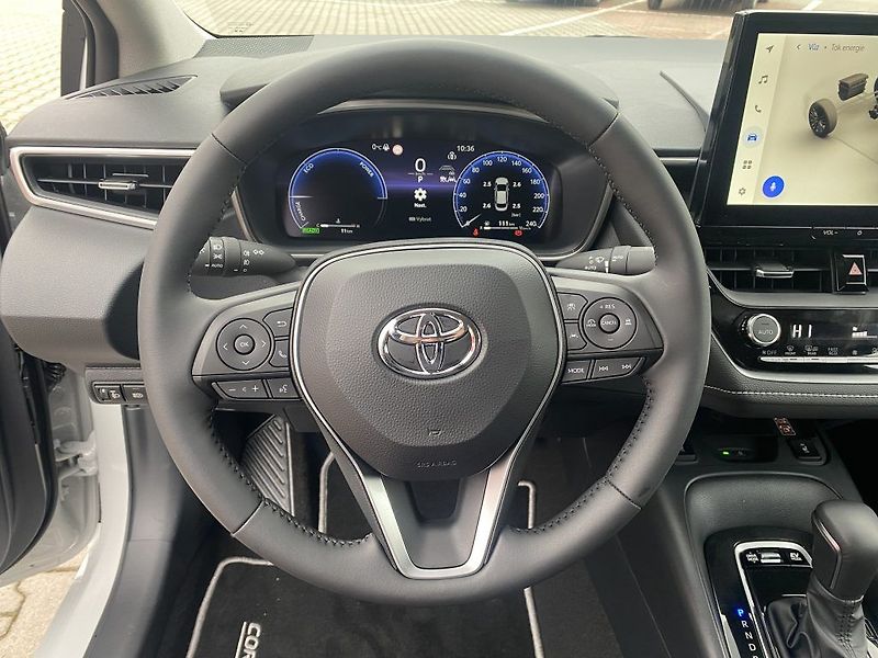 Toyota Corolla 1.8 Hybrid Comfort Tech - fotka 18 z 24