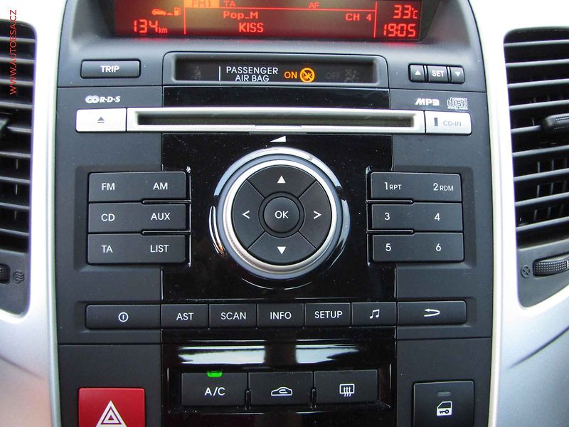 Kia Venga (2012) 1.4 i, ČR - fotka 14 z 15