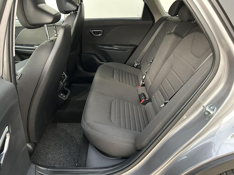 Kia K4 1.6 T-GDi EXCLUSIVE 110 KW (20 - fotka 27 z 32