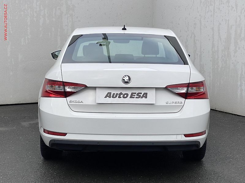 Škoda Superb (2017) 2.0TDi, ČR, SportLine - fotka 5 z 19
