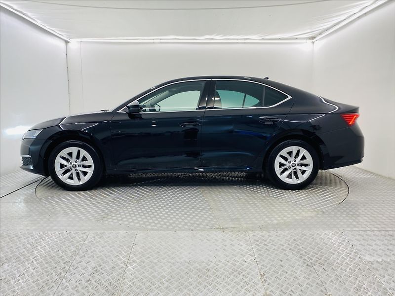 Škoda Octavia 1,5 TSI  mHEV Top Selection - fotka 3 z 27
