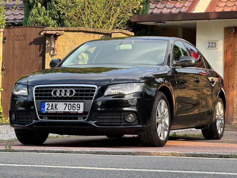 Audi A4 (2012) 2.0TDi ČR VÝBAVA SERVIS ČIDLA - fotka 3 z 26