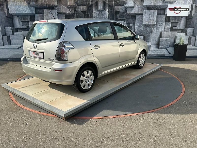 Toyota Corolla Verso (2006) 1.6VVT-i, 81KW - fotka 6 z 21
