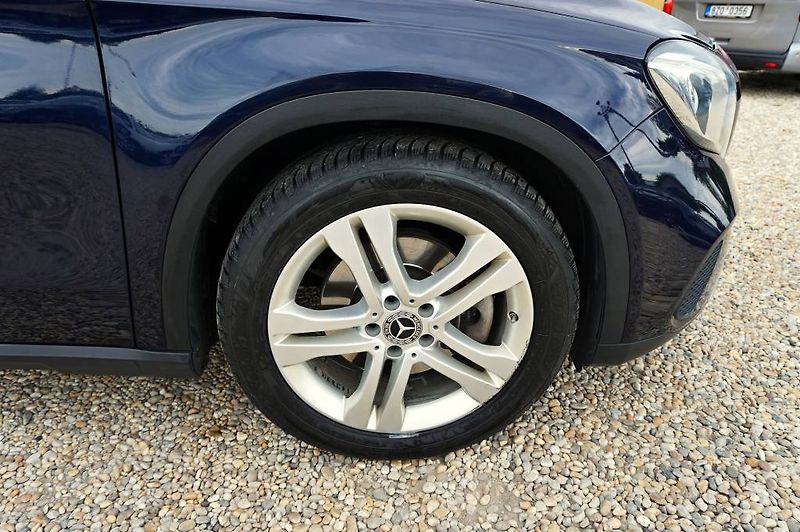 Mercedes-Benz GLA (2018) 2,0 220 135 kW - fotka 12 z 60
