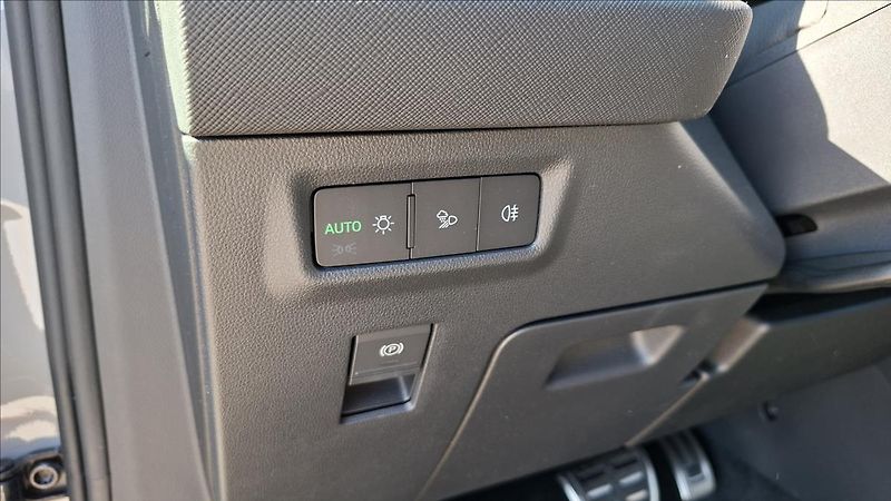 Škoda Kodiaq 2,0 TDi 142 Kw 4x4 Sportline - fotka 16 z 27