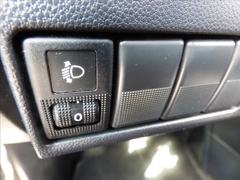 Mazda 5 2,0 MZR,7 míst,Digi Klima,  Se - fotka 31 z 50