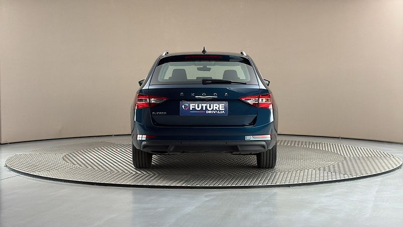 Škoda Superb 2.0 TDI DSG Style Combi - fotka 5 z 26