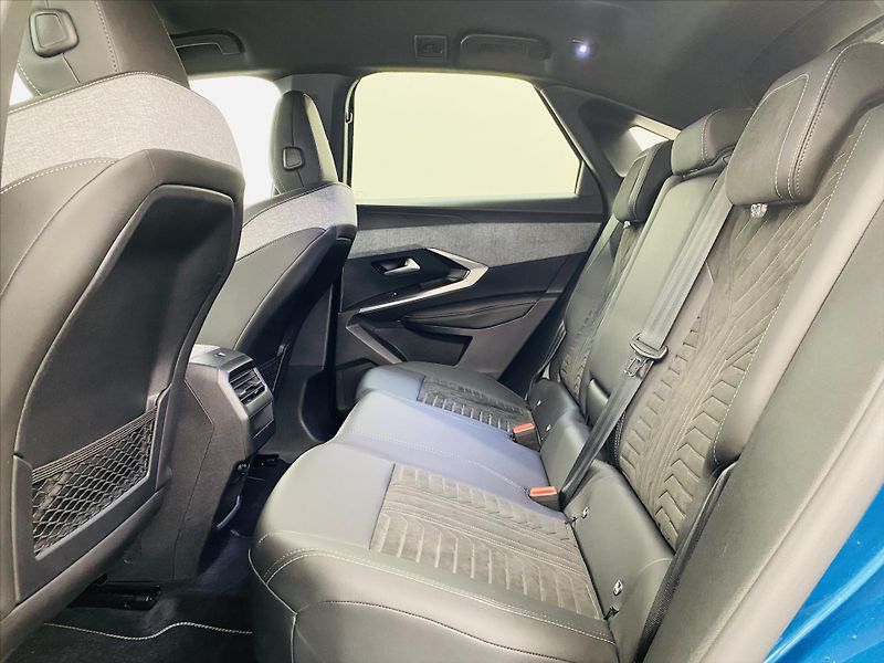 Peugeot 3008 1,2 e-DCS6 Hybrid Allure - fotka 6 z 24