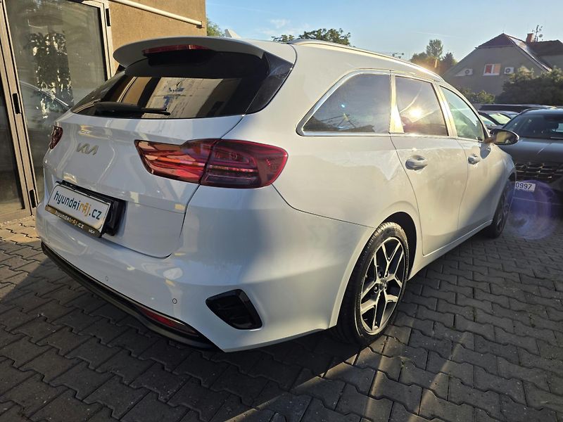 Kia Ceed 1.5-V ZÁRUCE-AUTOMAT - fotka 9 z 29