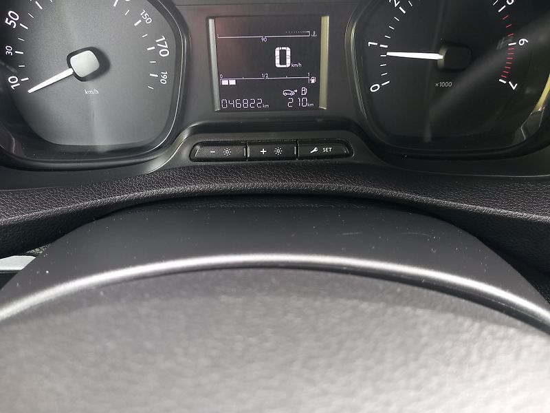 Citroën Jumpy (2023) 1,5HDi 1.MAJ POUZE 46t.KM! DPH - fotka 22 z 36