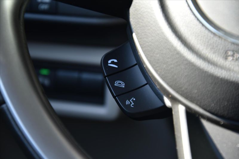 Suzuki Swift 1.2 PREMIUM HYBRID ZÁRUKA 2/30 - fotka 15 z 27