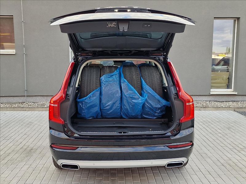 Volvo XC90 B5 AWD Momentum Pro Auto,1Maj - fotka 39 z 50