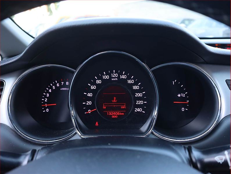 Kia Ceed (2015) 1.6 GDI, Serv.kniha, Tempomat - fotka 11 z 16