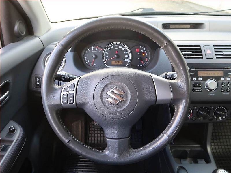 Suzuki Swift (2010) 1.3, 4X4, Serv.kniha - fotka 17 z 17