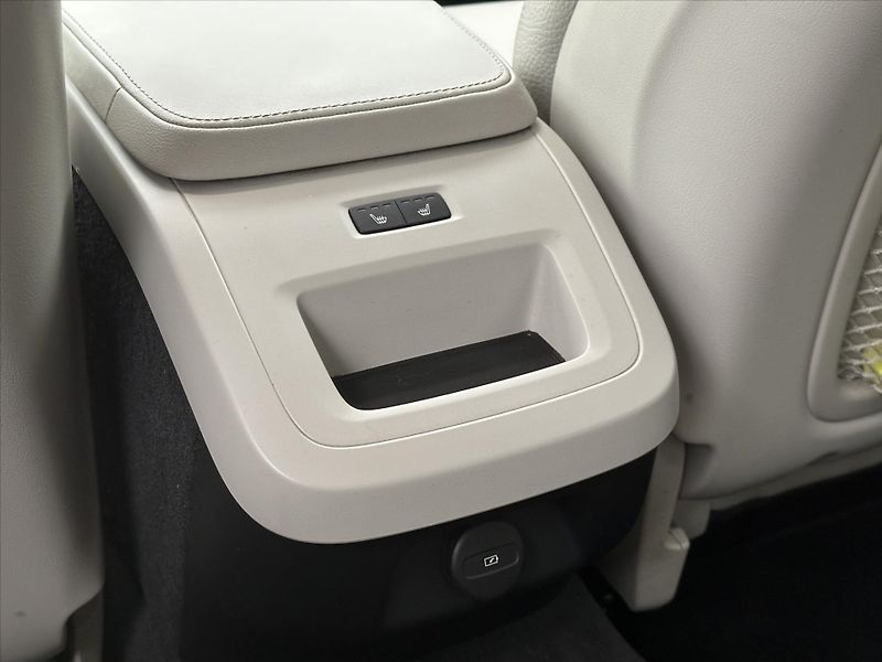Volvo S90 2,0 B5 184kW CZ DPH - fotka 16 z 41