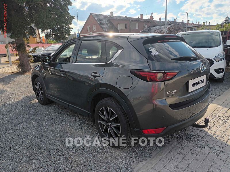 Mazda CX-5 (2018) 2.2D 4x4, AT, navi, LED - fotka 2 z 3