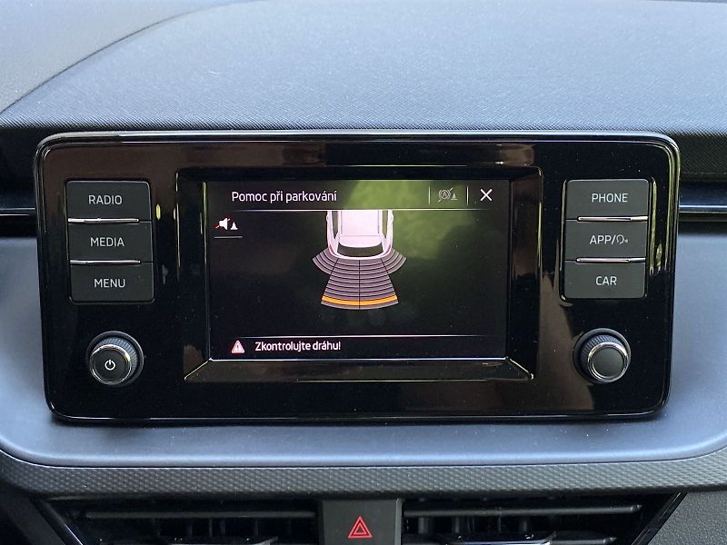 Škoda Kamiq (2023) 1.0 TSI Ambition - fotka 13 z 32