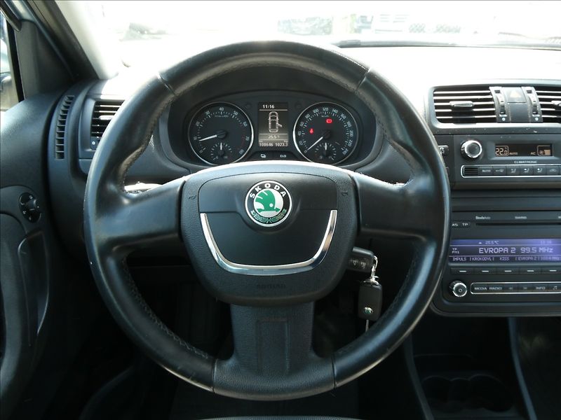 Škoda Fabia 1,2 Tsi 63kW SPORT,digi.klima - fotka 26 z 36