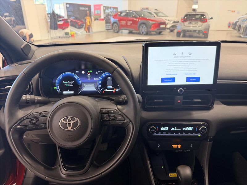 Toyota Yaris 1,5 Executive Bitone  Hybrid ( - fotka 8 z 9