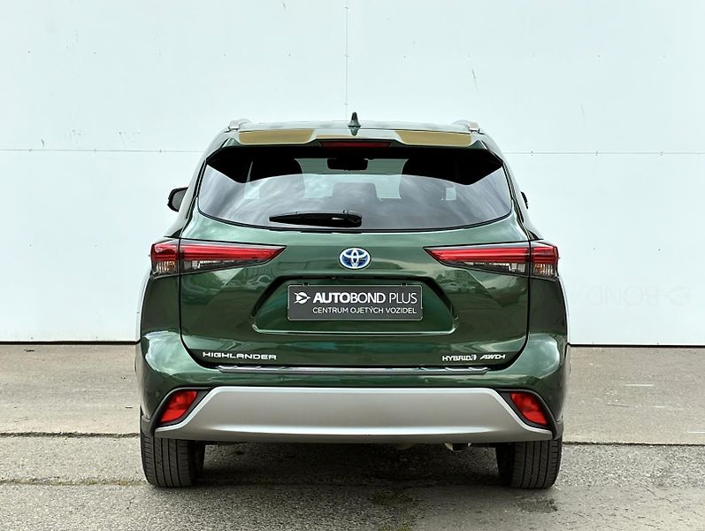 Toyota Highlander 2.5 HSD e-CVT AWD Executive Sk - fotka 9 z 27