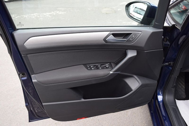 Volkswagen Touran (2018) 1.4TSI 110kw CLBMT 7MÍST NAVI - fotka 19 z 49
