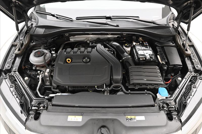Škoda Superb 1,5 TSI 110 kW DSG Business Zá - fotka 9 z 32